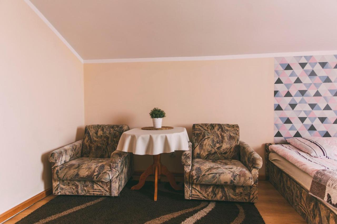 Pokoje Goscinne & Restauracja Pestka Choczewo Esterno foto