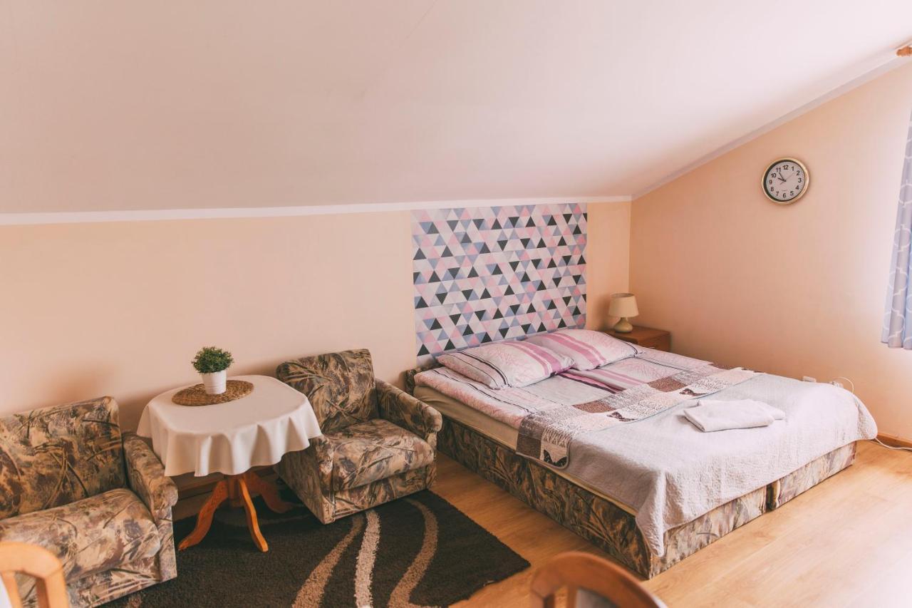 Pokoje Goscinne & Restauracja Pestka Choczewo Esterno foto