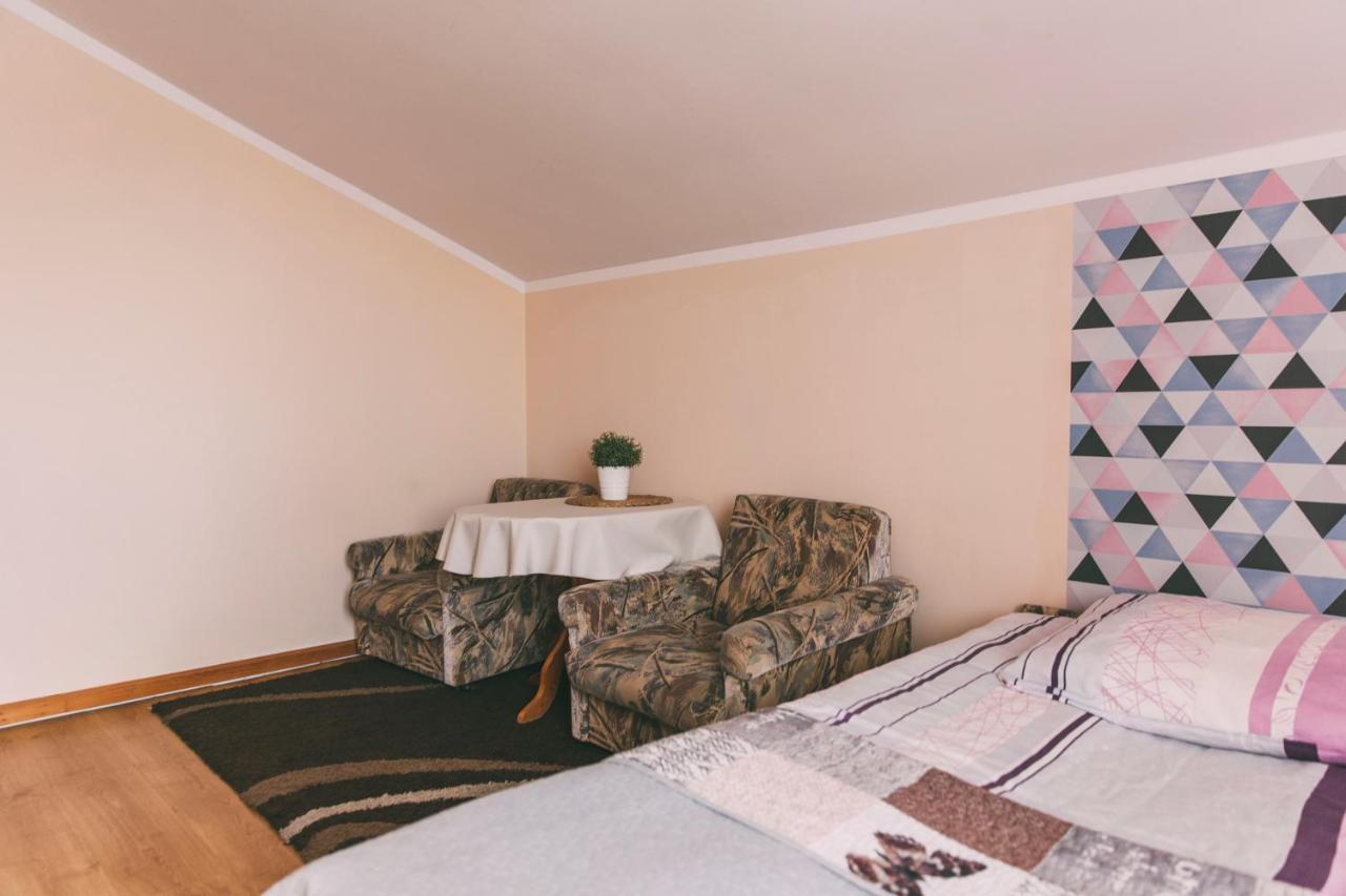Pokoje Goscinne & Restauracja Pestka Choczewo Esterno foto